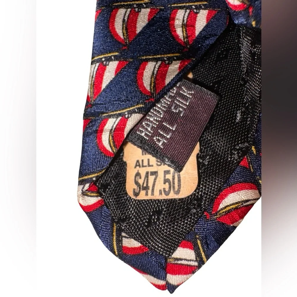 Silk Museum Artifacts Men’s Tie Navy Red Sailboat Print Nautical NWT